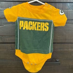 Packer onesie, great condition